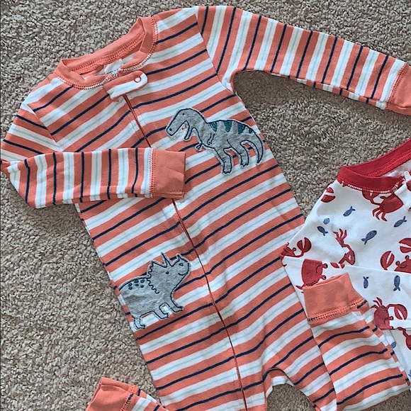 Carter’s PJ 18 month bundle - Picture 3 of 4